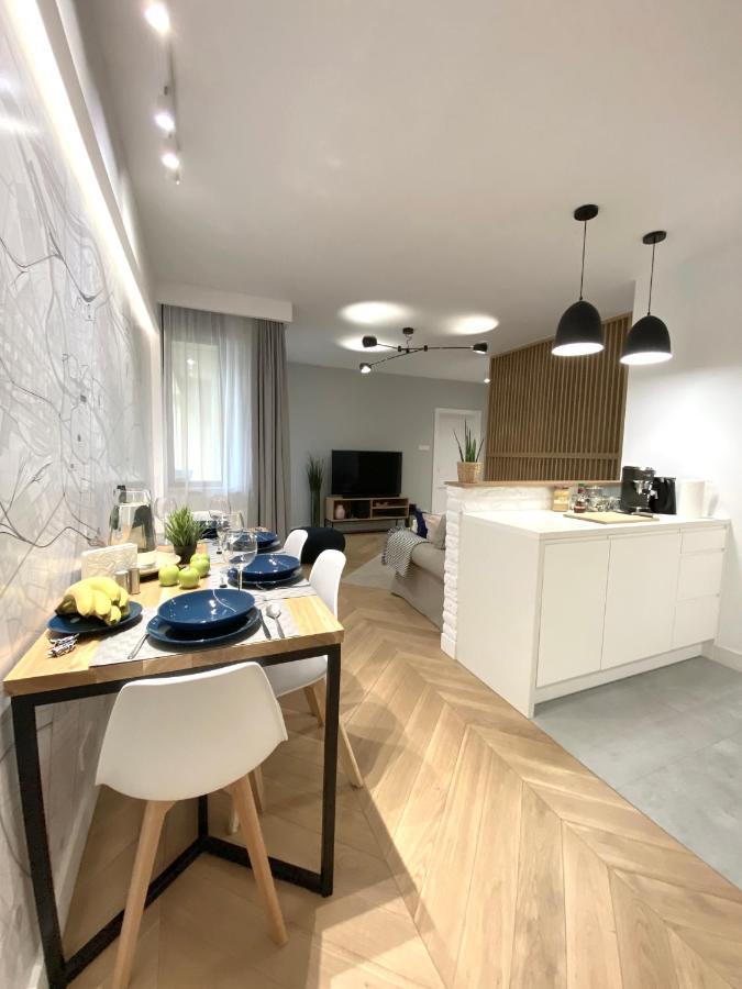 Mycherry - Old Town Apartment - Wiezienna 21C Breslavia Esterno foto