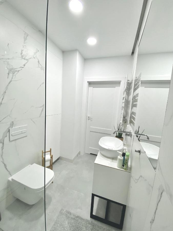Mycherry - Old Town Apartment - Wiezienna 21C Breslavia Esterno foto