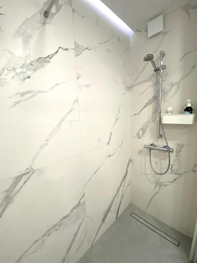 Mycherry - Old Town Apartment - Wiezienna 21C Breslavia Esterno foto